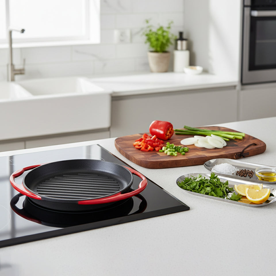 SOGA Kitchenware Bundle – Acacia Cutting Board, Cast Iron Skillet & Silver Nordic Plate Set