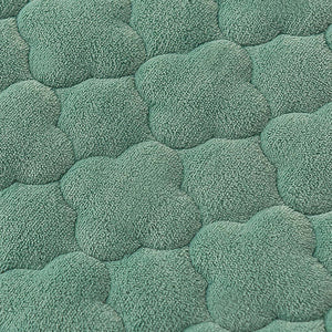SOGA 2X Green 183cm Wide Mattress Cover Thick Quilted Fleece Stretchable Clover Design Bed Spread Sheet Protector with Pillow Covers